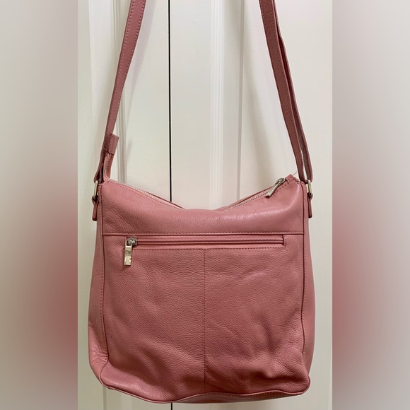 RFID Pelle Soft Pink Crossbody Messenger Envelope Zip Lined - Picture 10 of 16